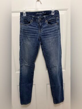 American Eagle skinny jeans sz 6 long.